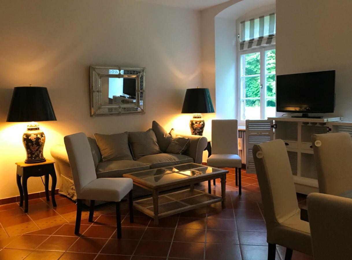 Elegantes Gaesteapartment Verano In Schloss Und Hofgut Langenzell Wiesenbach 외부 사진